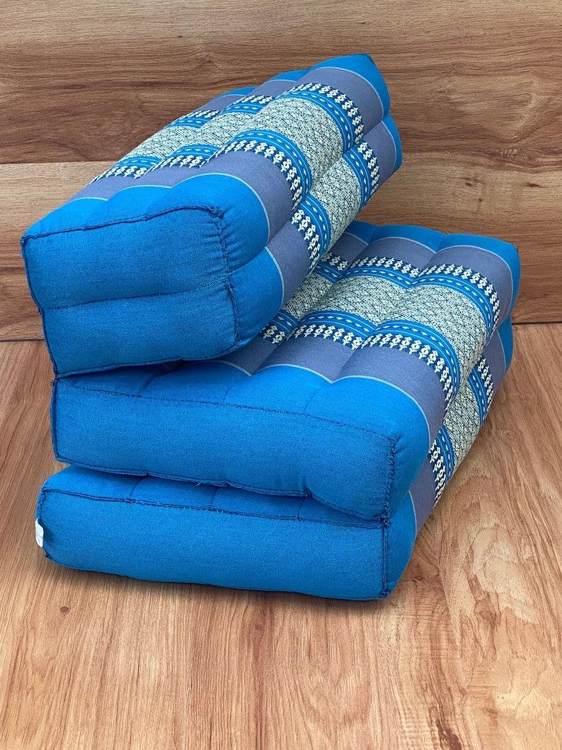 3-Fold Zafu Meditation Cushion Set Blue Medium SizeNew Arrival! 50 cm x50 cm 100% Kapok Cotton Foldable

50 cm x 50 cm in size. Filled with organic kapok fibre which is allergen free and gives fantastic long lasting Health & Beauty > Health & Wellbeing > Wellness AccessoriesShantiwearsShantiwears3-Fold Zafu Meditation Cushion